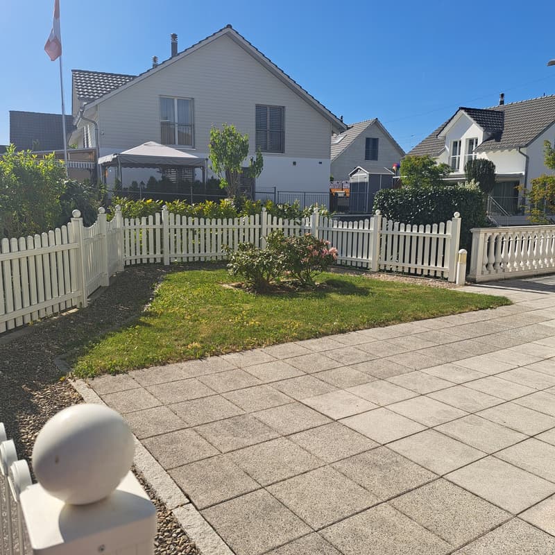 Casa familiare esclusiva e bellissima con molto spazio, giardino a Niederhasli (5)
