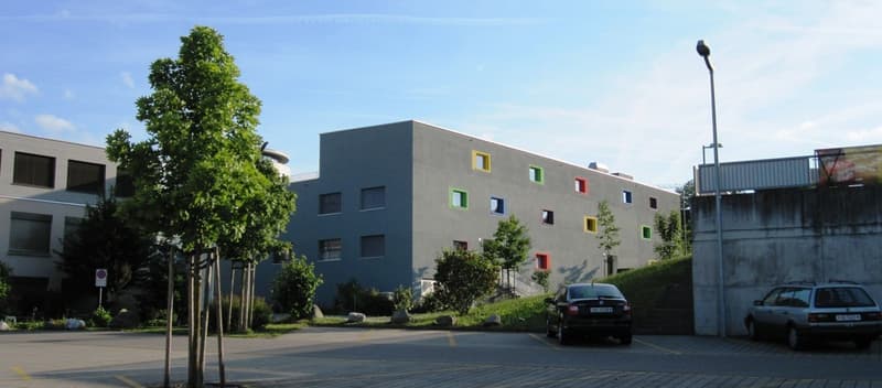 Moderne 3.5-Zimmerwohnung mit privatem Innenhof und Top-Ausstattung im Zelgweg (9)