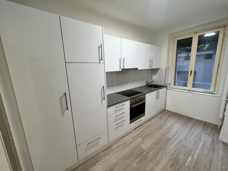 Schöne zentrale 3-Zimmerwohnung im 1. OG zu vermieten (1)