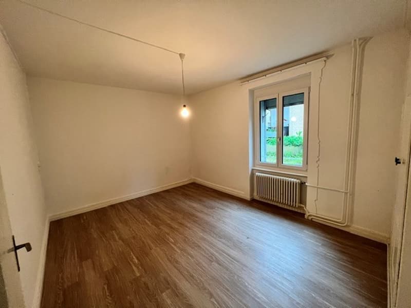 Schöne zentrale 3-Zimmerwohnung im 1. OG zu vermieten (3)