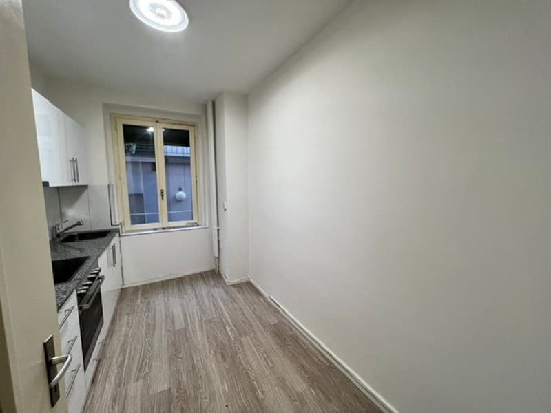 Schöne zentrale 3-Zimmerwohnung im 1. OG zu vermieten (2)