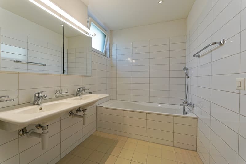 Occasion à Oberrohrdorf : appartement de jardin 4,5 pièces (8)