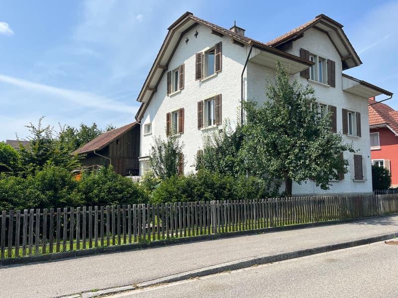 Grand appartement de 2,5 pièces en mansarde (sans balcon) avec petit jardin (9)