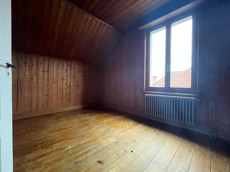 Grand appartement de 2,5 pièces en mansarde (sans balcon) avec petit jardin (7)