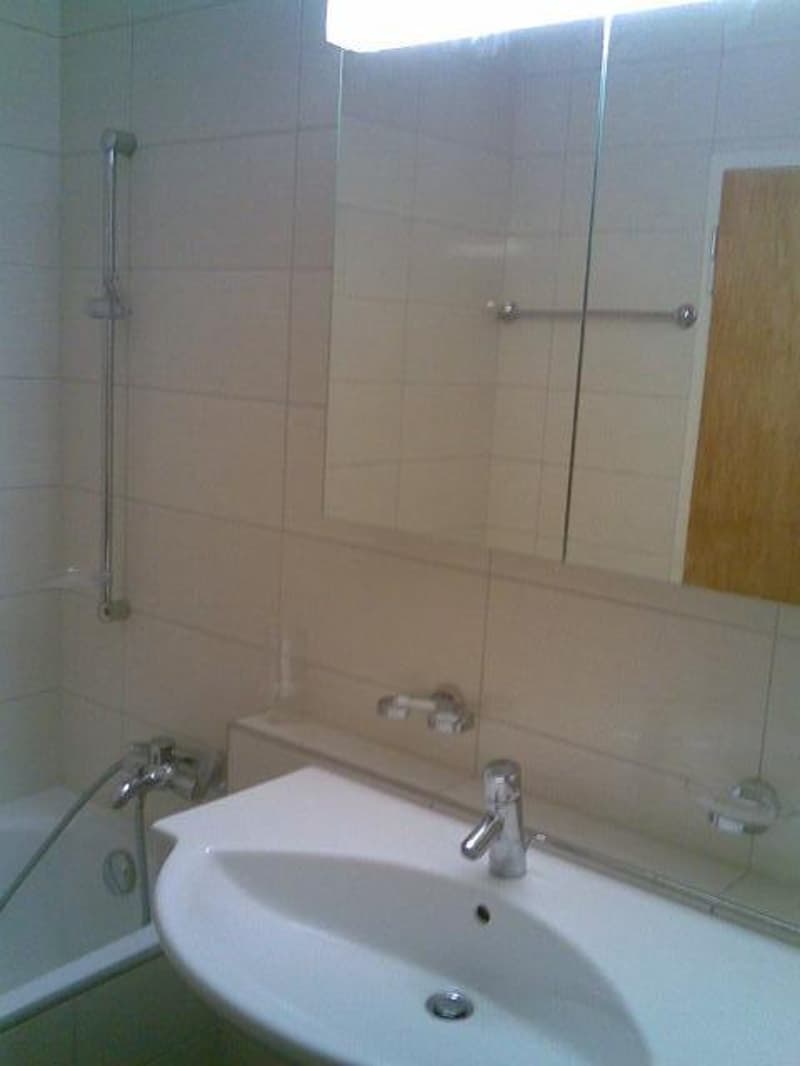 Delizioso appartamento duplex 3.5 locali a Biel con balcone e caminetto (7)
