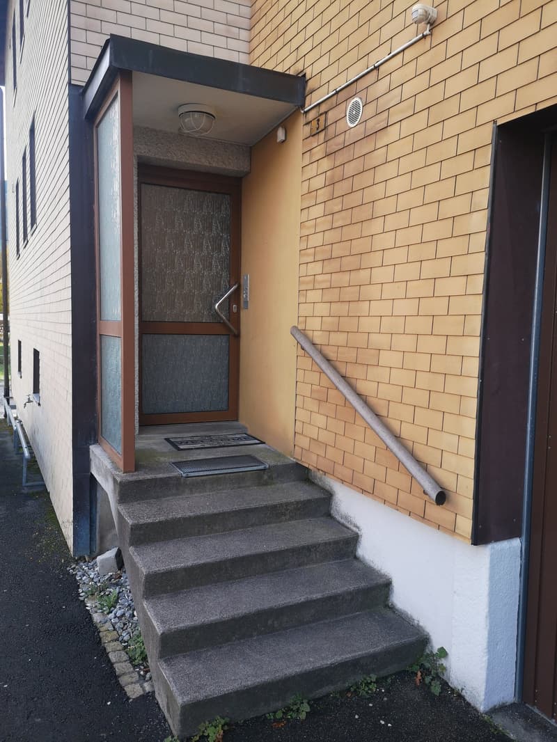 Schöne Dachwohnung in Oberurnen (8)