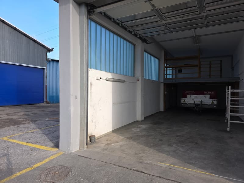 Officina (nessun commercio di auto, no) (6)