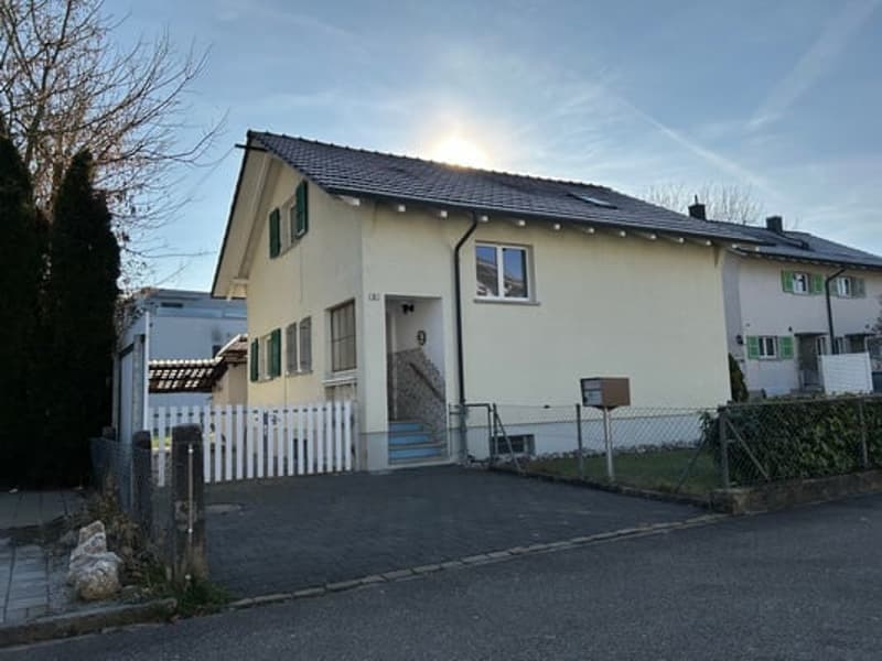 4 Bedroom Single-Family House (6)