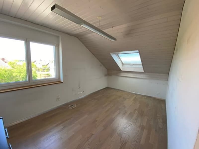Modern 5.5-room duplex apartment in Baetterkinden (17)