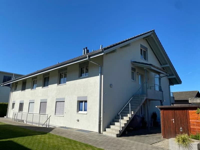Modern 5.5-room duplex apartment in Baetterkinden (2)