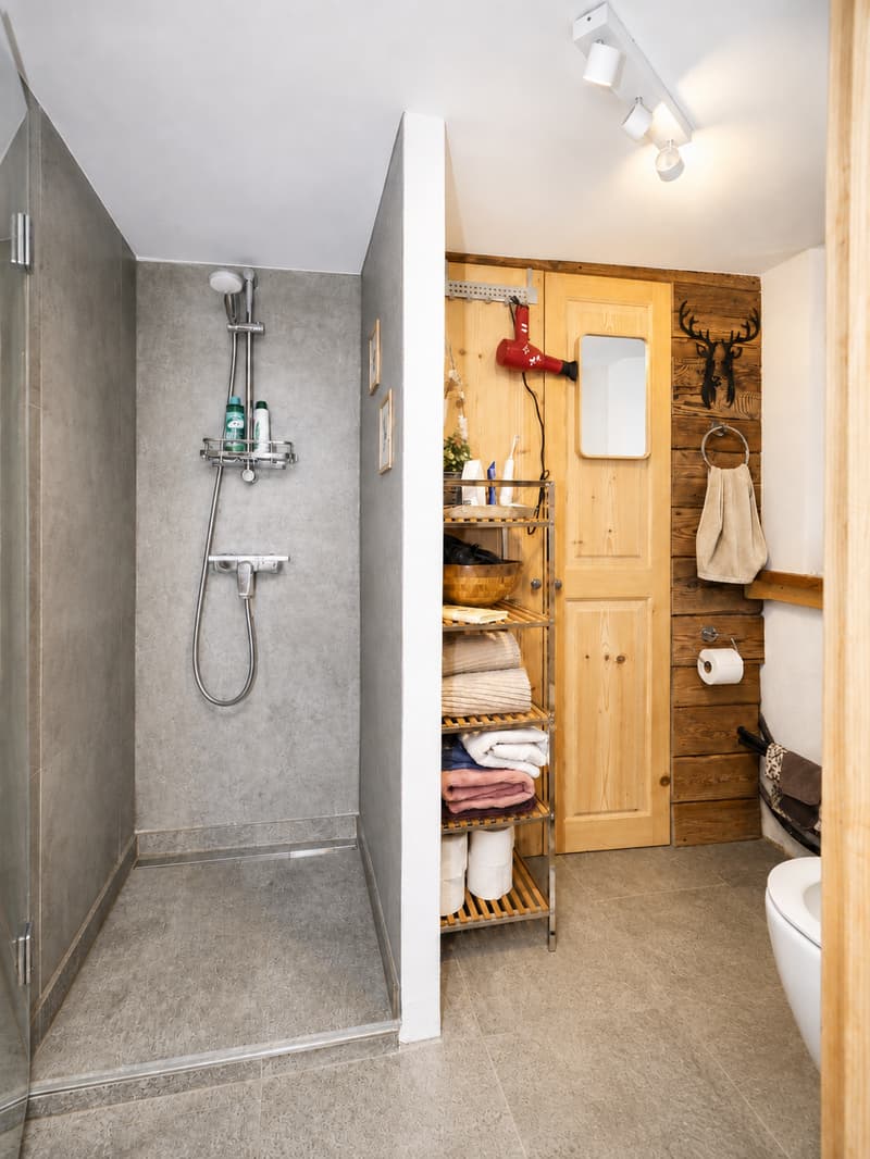 Dusche und WC im EG