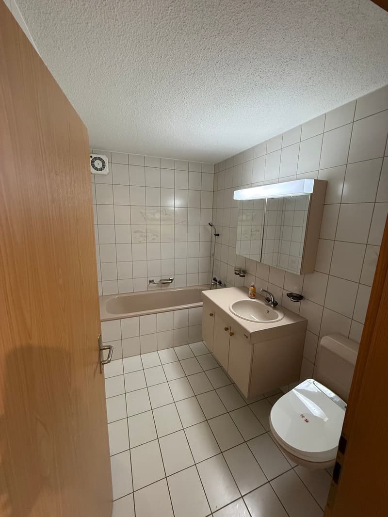 Bad mit Badewanne