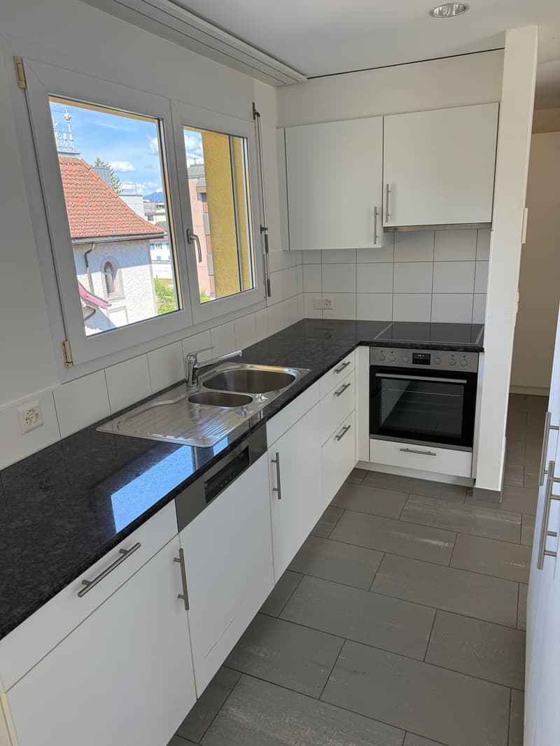 Sunny 3.5-room apartment in the heart of Lachen (3)