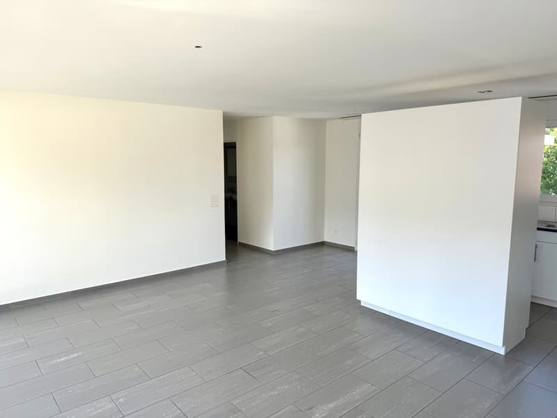 Sunny 3.5-room apartment in the heart of Lachen (4)