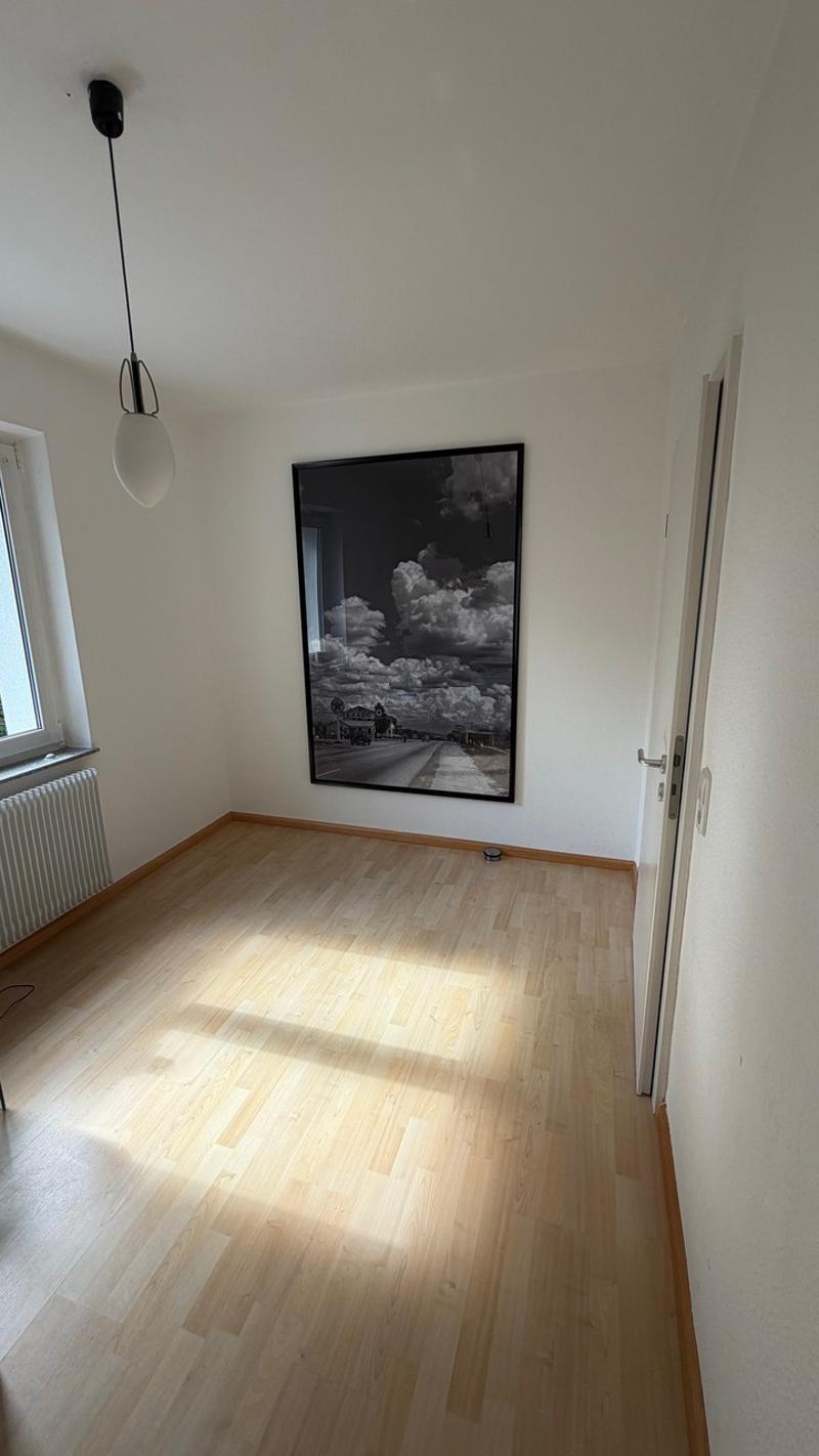 Casa bellissima con giardino e garage (12)
