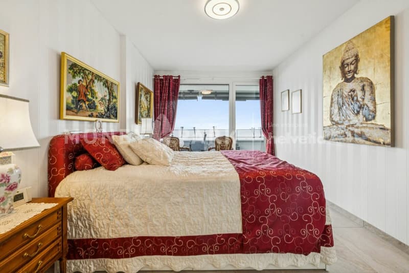 Apartment with 4.5 rooms and panoramic view of the lake and mountains (9)