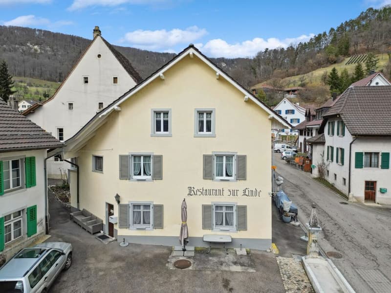 5-Bedroom Single-Family House with Restaurant (1)
