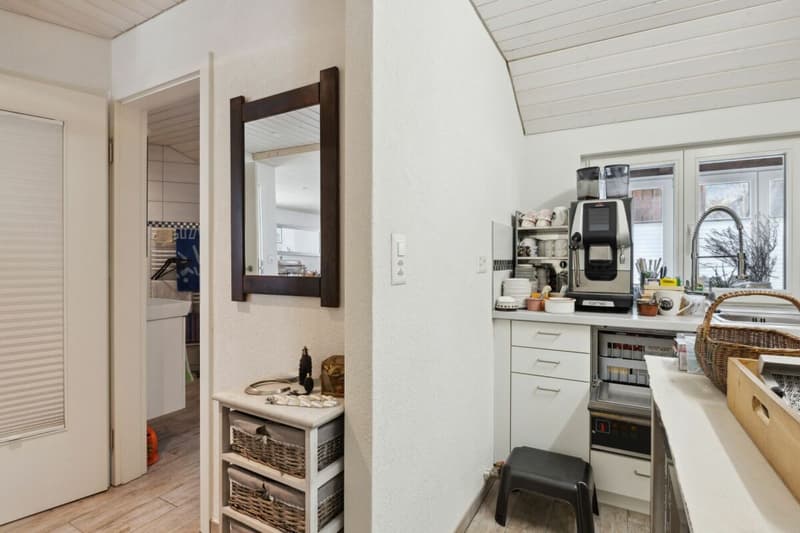 5-Bedroom Single-Family House with Restaurant (10)