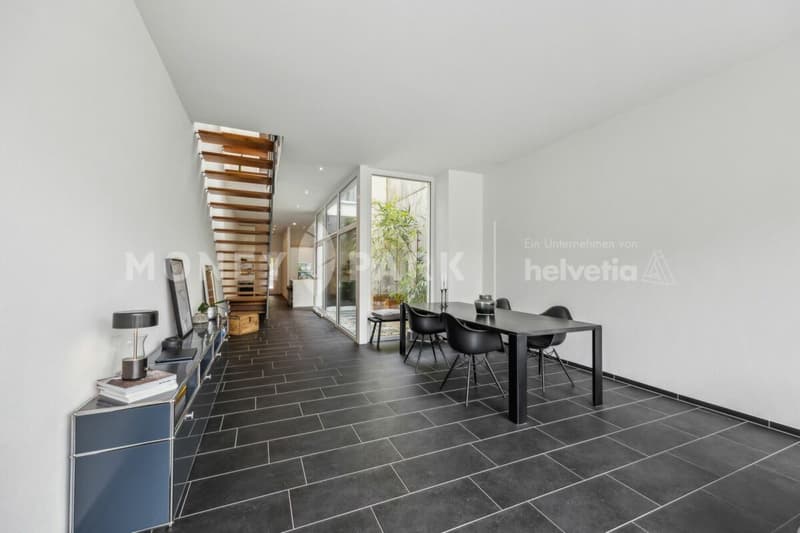 Casa a schiera moderna con atrio, terrazza e giardino (3)