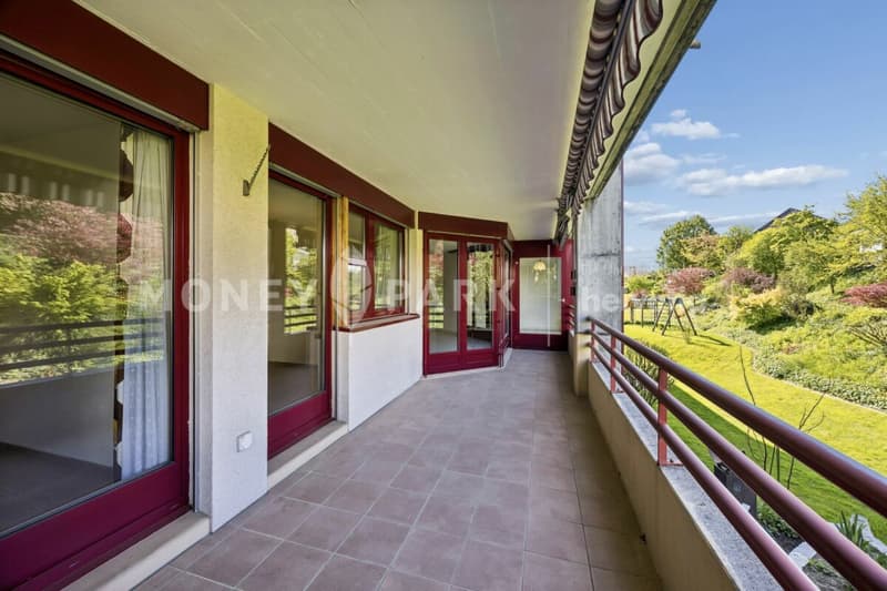 Attractive 4.5-room apartment with winter garden and large balcony (13)