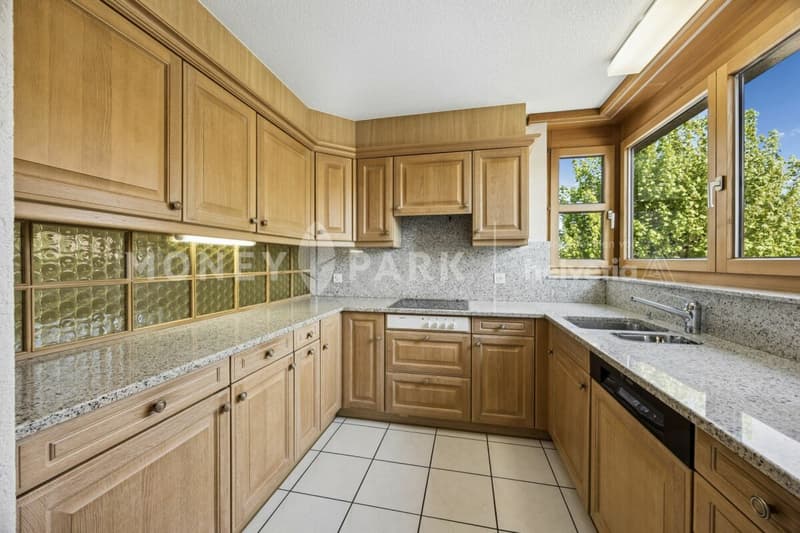 Attractive 4.5-room apartment with winter garden and large balcony (6)