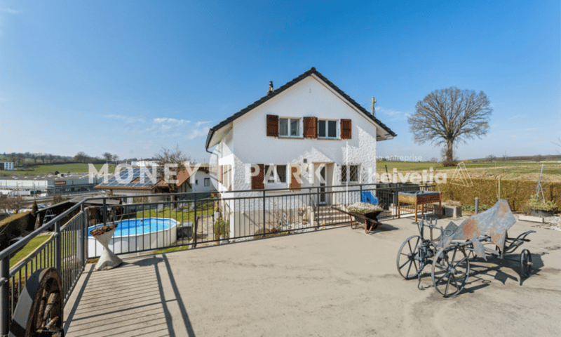 Einfamilienhaus mit Pool in Schmitten / Maison individuelle avec piscine à Schmitten (11)