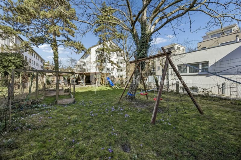 Well-maintained semi-detached house with garden (6)