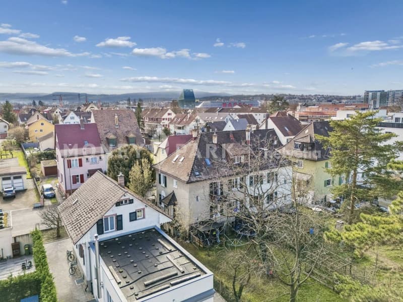 Well-maintained semi-detached house with garden (3)