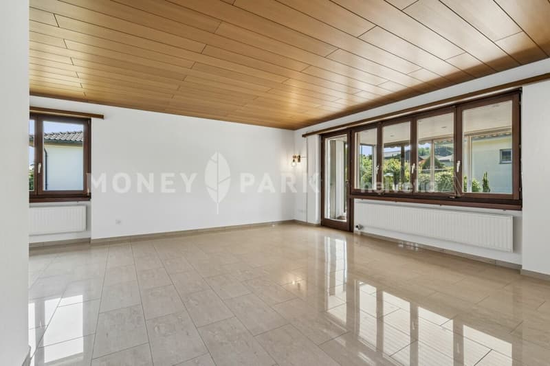 6.5-Room Single-Family House in Quiet Residential Area with Garden Idyll (4)