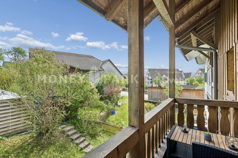 Attractive 2.5-room apartment with fireplace and balcony (4)