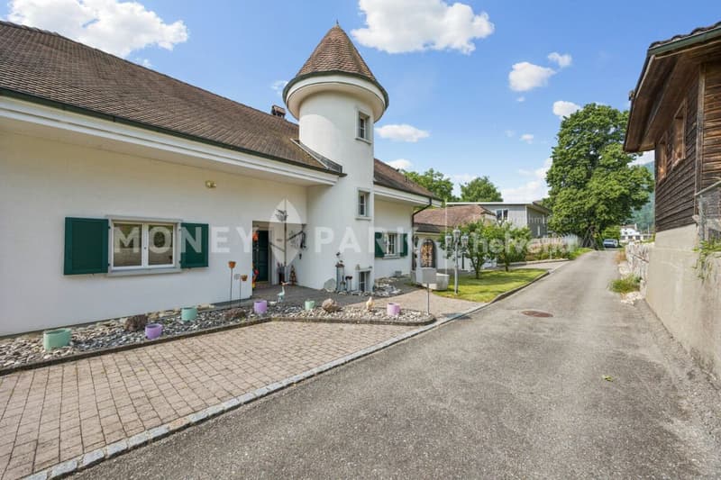 Exclusive 6.5-room villa - timeless and with many extras (18)