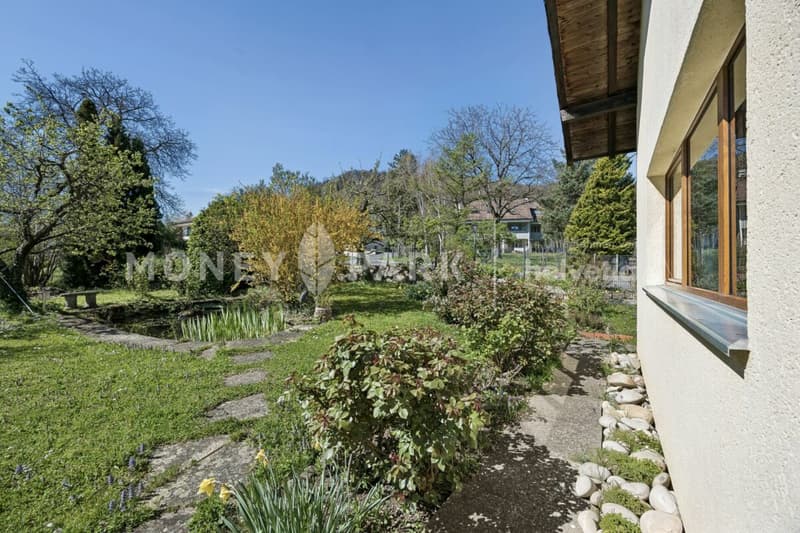Attractive 5.5-room single-family house with terrace and balcony (12)
