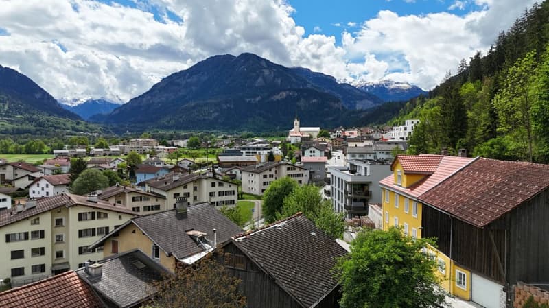 Terrain à développer dans un bon emplacement avec une maison unifamiliale existante (14)
