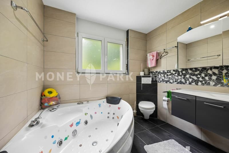 Mehrfamilienhaus mit zwei 4.5-Zimmer-Wohnungen, das zahlreiche Möglichkeiten zur Weiterentwicklung bietet (6)