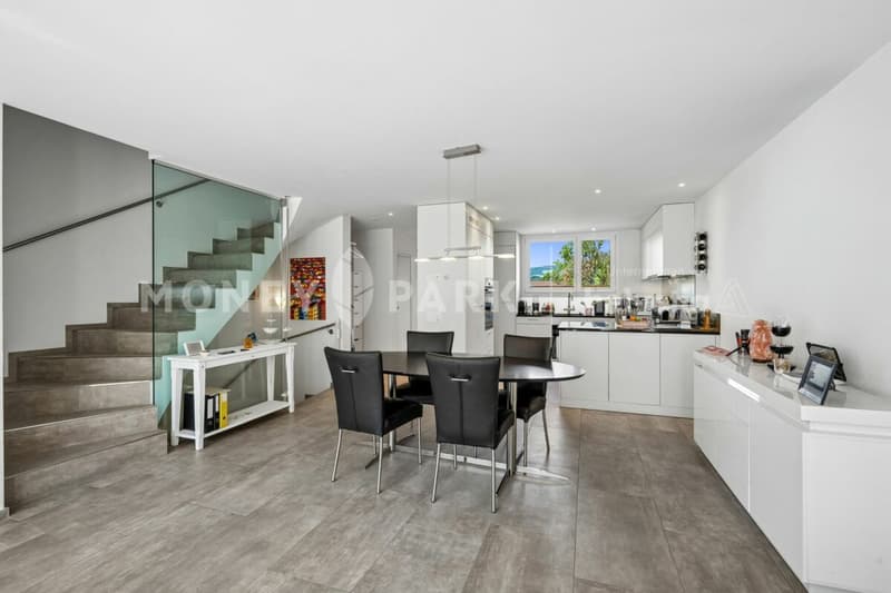 6.5 Room Row House in Family-Friendly Location (5)