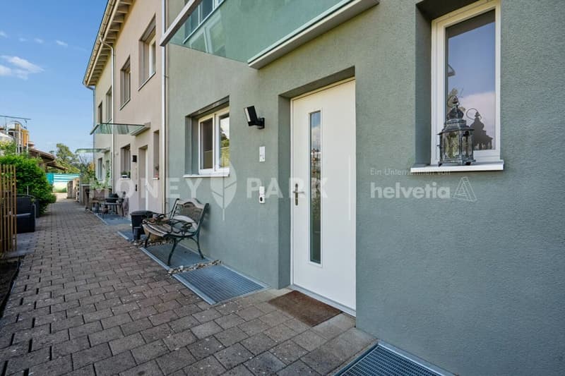 6.5 Room Row House in Family-Friendly Location (2)