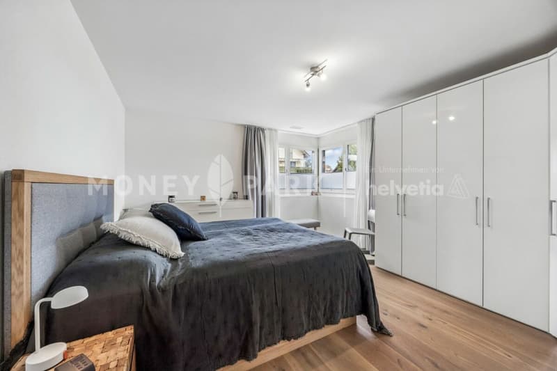Exklusive 4.5-Zimmer-Wohnung mit Grosszügigkeit und Komfort (7)