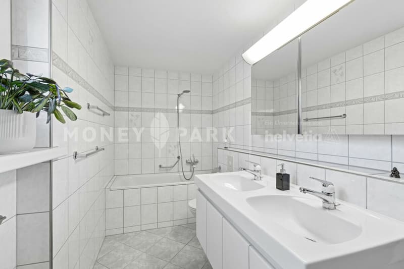 Grosszügige Wohnung mit zwei Balkonen und viel Wohnkomfort in Chur. (6)