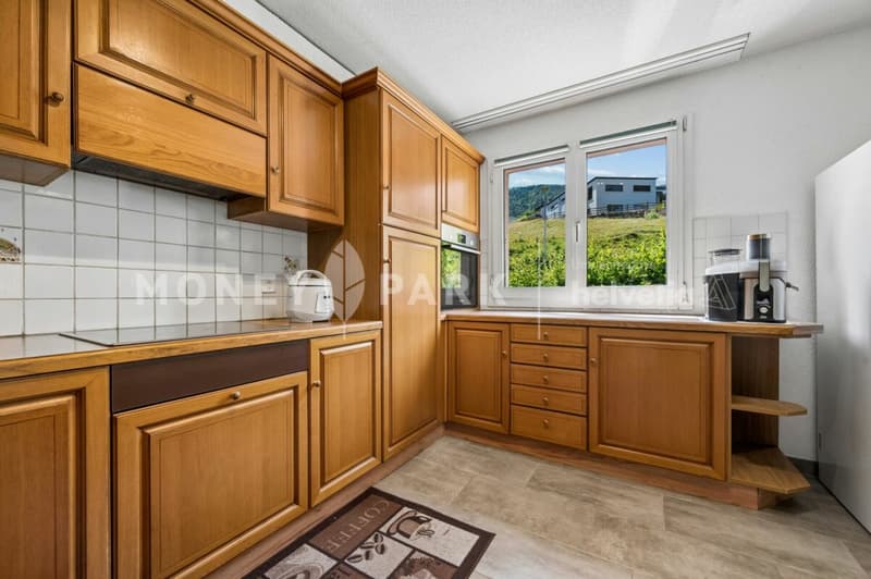 HELLES 4.5-ZIMMERN-FAMILIENAPARTMENT MIT VERANDA UND PRIVATGARTEN (3)
