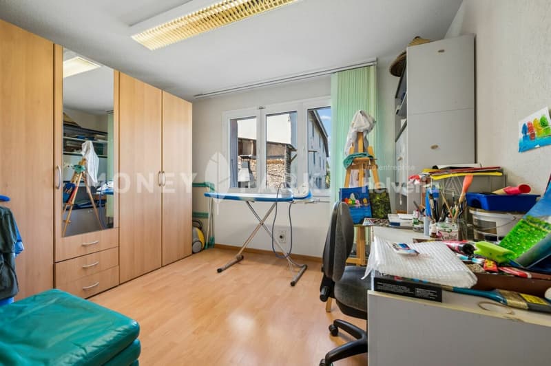 HELLES 4.5-ZIMMERN-FAMILIENAPARTMENT MIT VERANDA UND PRIVATGARTEN (6)