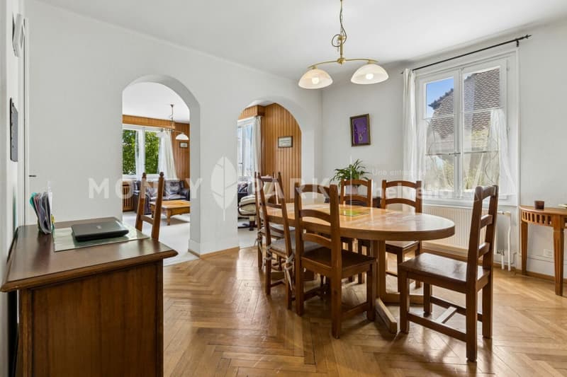 Einfamilienhaus mit 8 Zimmern in Crissier (4)