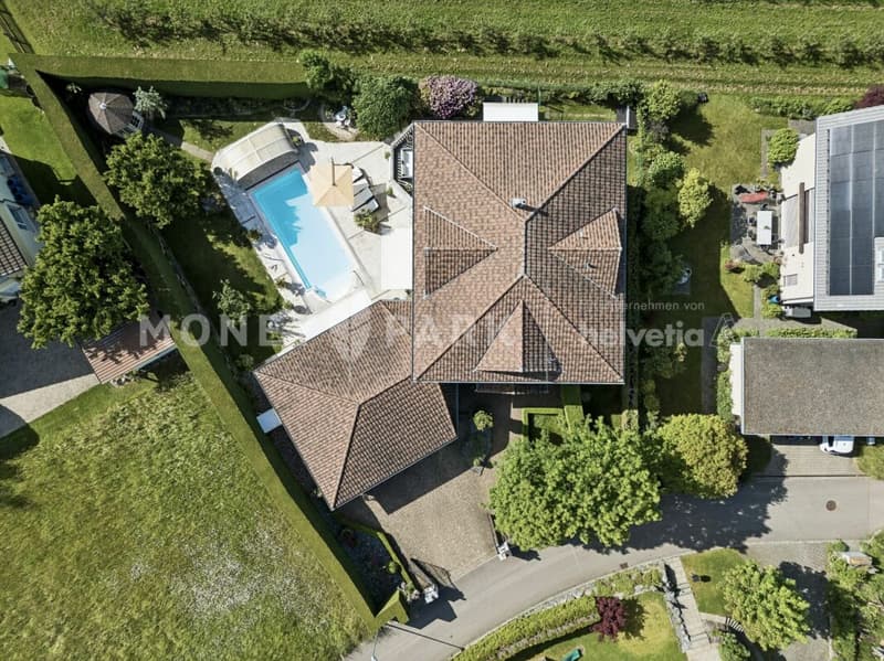 Villa mit Pool, Seesicht und unverbaubarer Lage mit Weitblick ins Grüne (15)