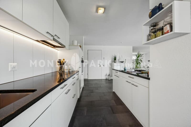 Schönes 4.5-Zimmer-Wohnung mit Balkon (5)