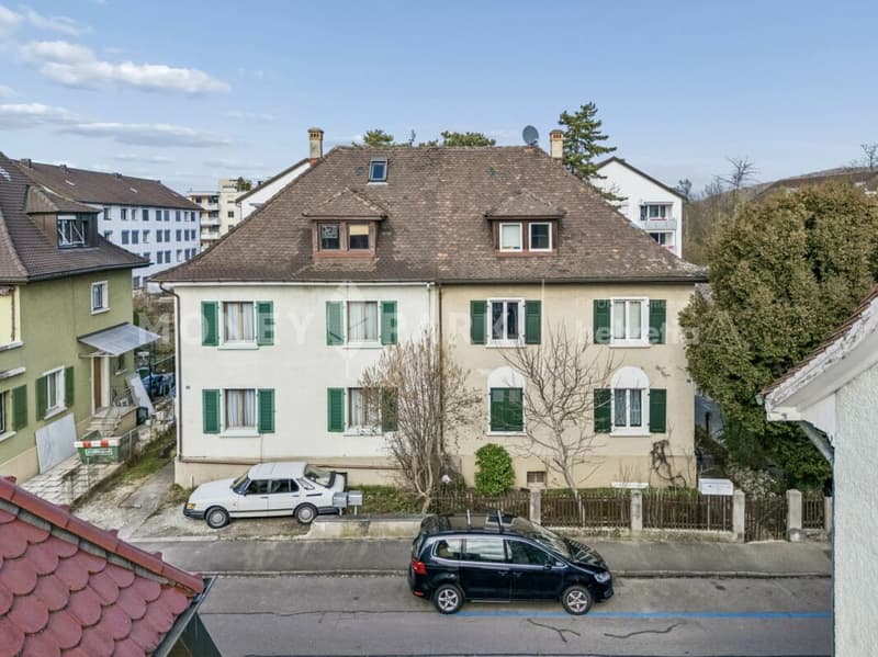 Gut erhaltene Doppelhaushälfte mit Garten (1)