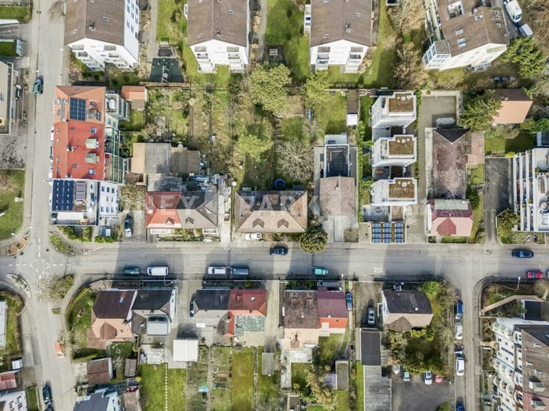 Gut erhaltene Doppelhaushälfte mit Garten (8)