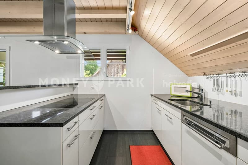 Attrayant appartement-maisonnette de 4,5 pièces en mansarde (3)