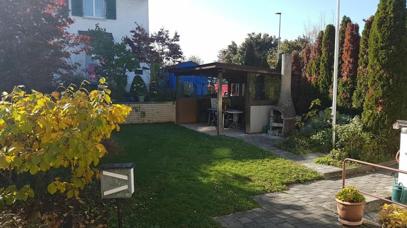 Gepflegtes 6-Zimmer-Reiheneckhaus mit Garage an attraktiver Lage (2)