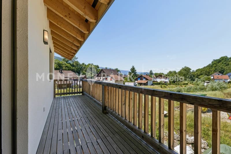 Magnifique propriété de 8 pièces avec hangar technique et quatre garages (16)