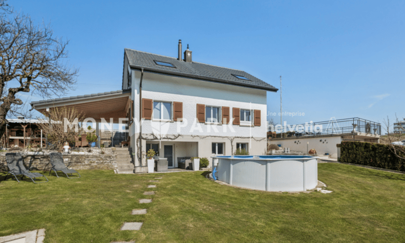 Einfamilienhaus mit Pool / Maison individuelle avec piscine (1)