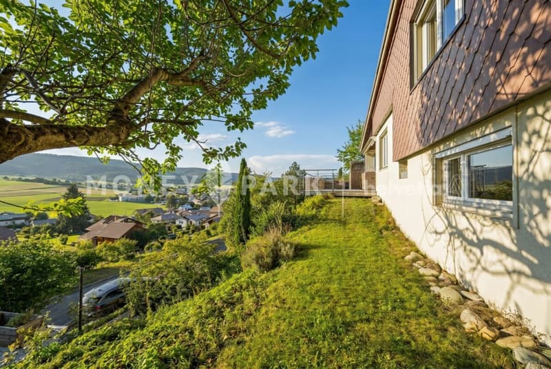 Maison individuelle de 5.5 pièces offrant une magnifique vue à Fontenais (11)